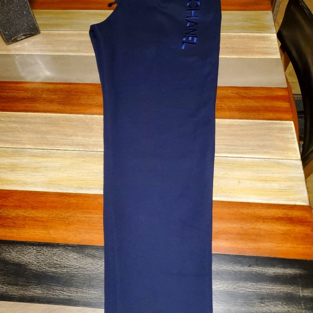 Sweatpants - Picture 6 of 10